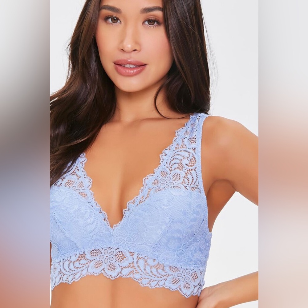 NWOT Scalloped Floral Lace Bralette